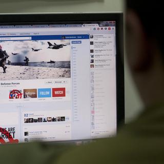 L'armée israélienne est engagée depuis plusieurs années sur les réseaux sociaux. [AP Photo/Sebastian Scheiner]