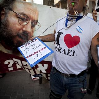 En Israël, plusieurs manifestations avaient réclamé jusqu'ici en vain la libération de l'espion Jonathan Pollard (comme ici à Tel Aviv en juin 2011). [Keystone - Oded Balilty]