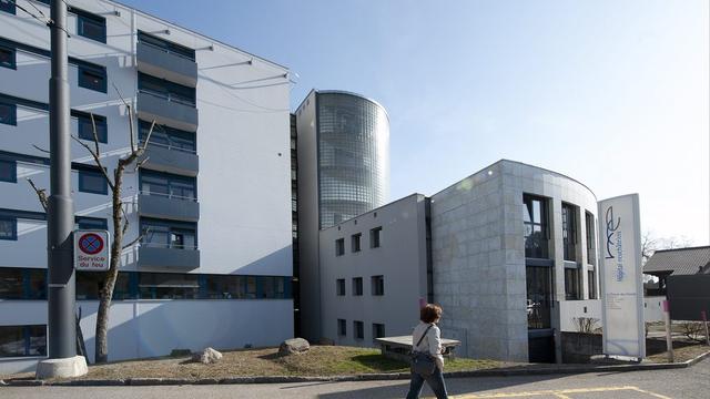 Le site chaux-de-fonnier de l'Hôpital neuchâtelois, au coeur des débats. [Keystone]