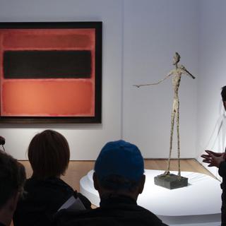 Présentation de l'oeuvre "L'homme au doigt" d'Alberto Giacometti, le 1er mai 2015 à New York chez Christie's. [Eduardo Munoz Alvarez]