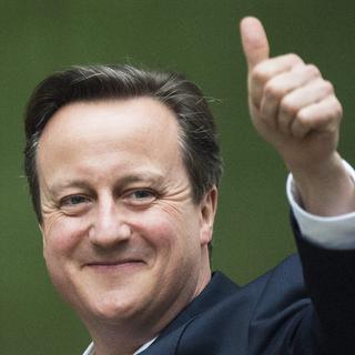 David Cameron tout sourire après la large victoire des conservateurs. [EPA/Facundo Arrizabalaga]