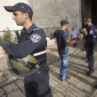 De nouvelles mesures pour accroître la sécurité à Jérusalem ont été prises par le cabinet du premier ministre israélien. [Atef Safadi]