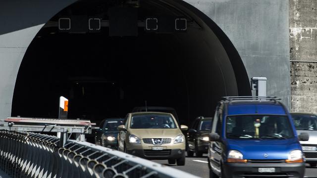 Couvrir les autoroutes pour stopper les nuisances sonores. [Keystone - Jean-Christophe Bott]