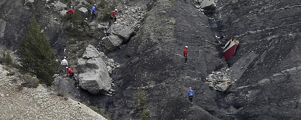 La boîte noire retrouvée est celle qui a enregistré les sons dans le cockpit. [AP/Keystone - Laurent Cipriani]