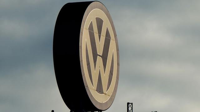 L'entreprise Volkswagen, symbole de la réussite allemande pourra-t-il se relever après le scandale des moteurs truqués? [AFP - Julian Stratenschulte]
