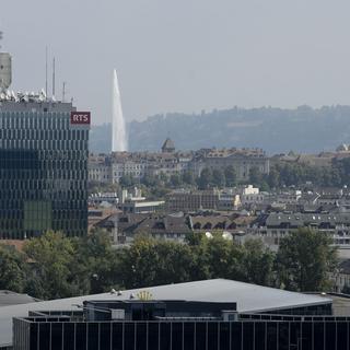La tour de la RTS à Genève. [Keystone - Martial Trezzini]