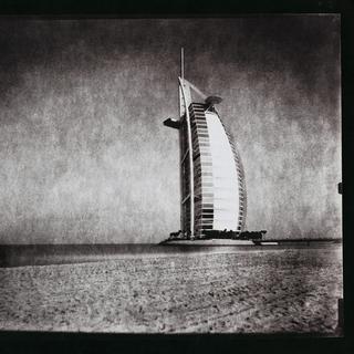 Le Burj al Arab vu par Martin Becka. [cameramuseum.ch]