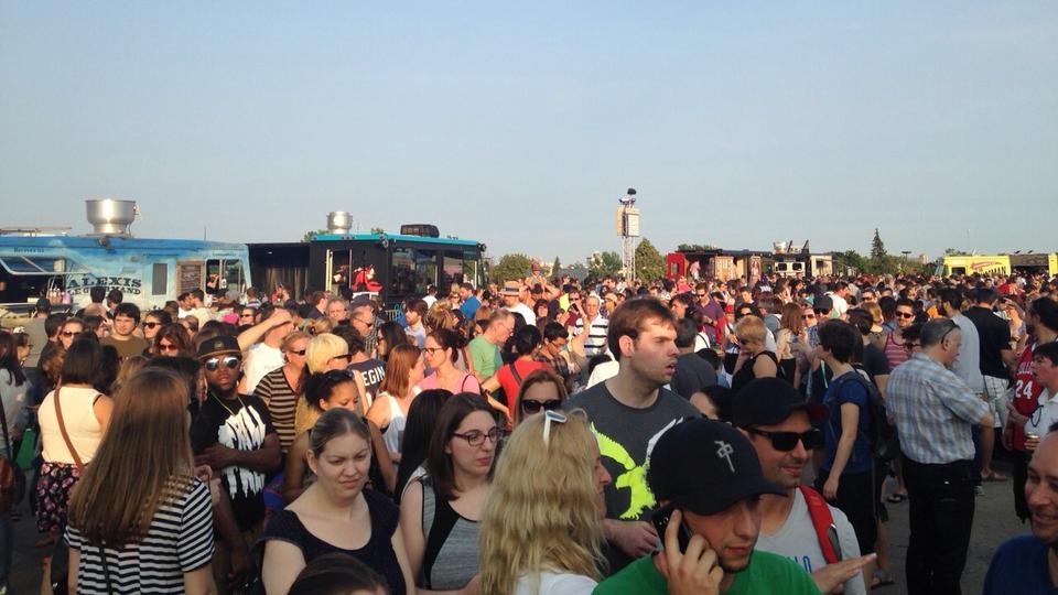 Les Montréalais aiment manger. Tant pis pour les 4 heures de queue à chaque food-truck. [RTS]