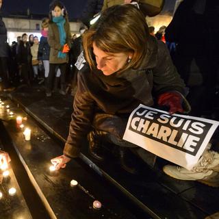 Manifestation de soutien à "Charlie Hebdo", le 7 janvier 2015 à Lausanne. [Keystone - Laurent Gillieron]