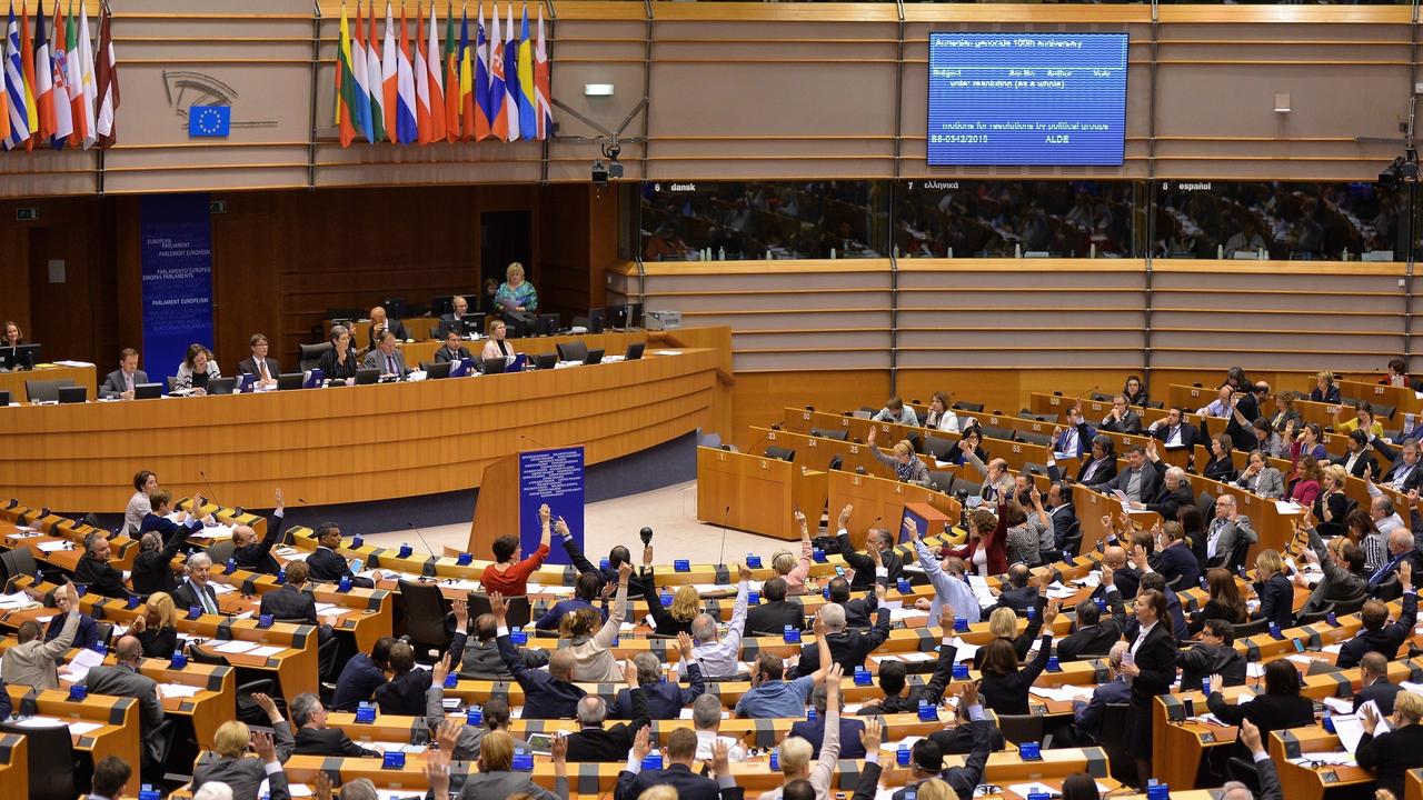 Le parlement européen au moment du vote de la résolution. [Anadolu Agency/AFP - Dursun Aydemir]