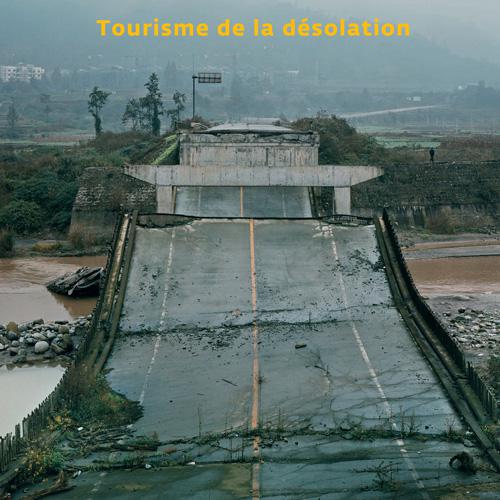 La couverture du livre "Tourisme de la désolation" d'Ambroise Tezenas. [éditions Actes Sud]