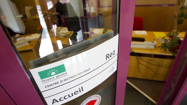 Les modifications légales visant à lutter contre les abus et les irrégularités en matière de prestations sociales et de séjour sont déjà en vigueur ou sont en cours de préparation, écrit le gouvernement dans son document. [Keystone - Salvatore Di Nolfi]