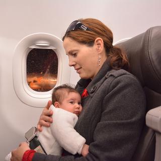 Peut-on prendre bébé en avion? [Fotolia - Rafael Ben Ari]