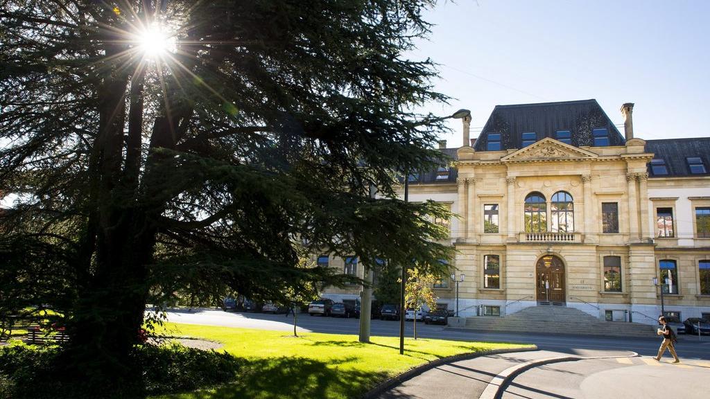 Plus de 200 étudiants inscrits à Neuchâtel n'accéderont pas à des logements universitaires à la rentrée. [Keystone - Jean-Christophe Bott]