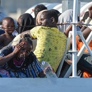 Comment assimiler les images sans fin de migrants débarquant sur les côtes européennes? [Controluce/AFP - Alfonso Di Vincenzo]