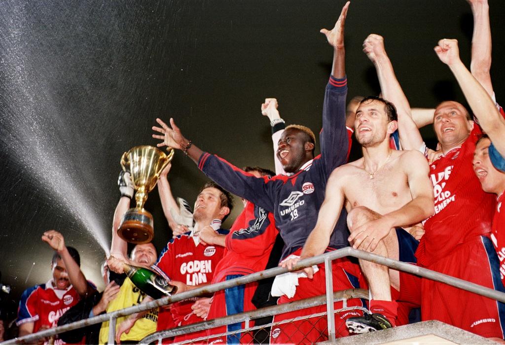 En 1999, Servette remportait son 17e titre de champion de Suisse, le dernier d'un club romand à ce jour. [MARTIAL TREZZINI]