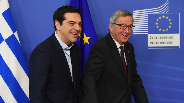Rencontre à Bruxelles, le 4 février 2015, entre le président de la Commission européenne Jean-Claude Juncker et le Premier ministre grec Alexis Tsipras. [AFP - Emmanuel Dunand]
