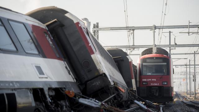 Les trains sont entrés en collision à proximité de la gare de Raft (ZH). [Keystone - Ennio Leanza]