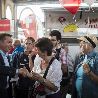 L'UDC a investi la gare de Zurich pour lancer sa campagne en vue des élections d'octobre. [key - Ennio Leanza]