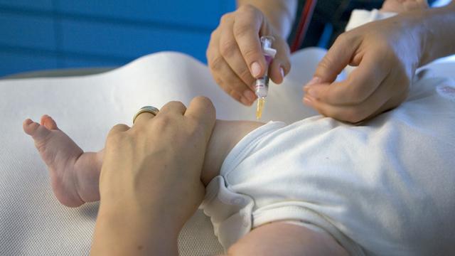 Pour éviter les pénuries de vaccins à l'avenir, des mesures sont prises afin de mettre en place des réserves obligatoires. [Gaetan Bally]