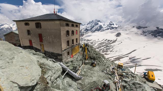 Certaines cabanes de montagne seront équipées de wifi (photo d'illustration). [Arno Balzarini]