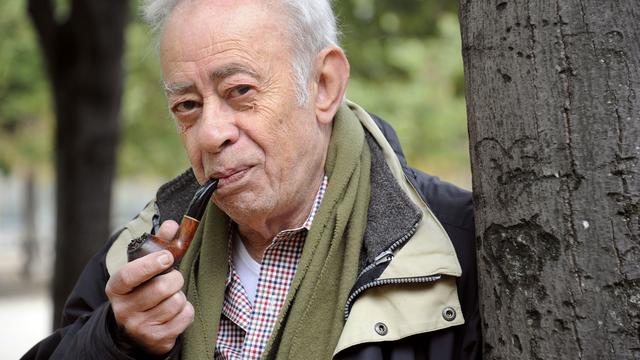 L'auteur grec Vassilis Alexakis, le 29 octobre 2012 à Paris. [AFP - Bertrand Guay]