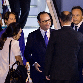 François Hollande à son arrivée à La Havene, dimanche soir. [AFP - Adalberto Roque]