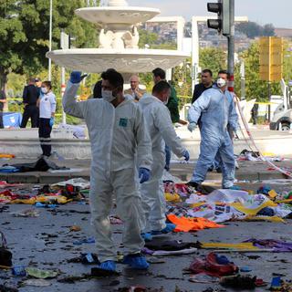 Les attentats d'Ankara pourraient être l'oeuvre de l'EI. [AP Photo/Keystone - Burhan Ozbilici]