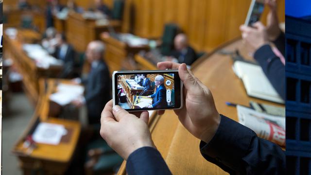 La loi sur le renseignement à nouveau débattue au Parlement [Keystone]