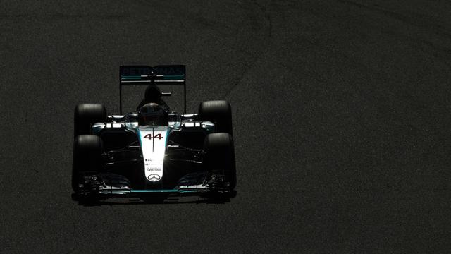 Hamilton carbure toujours à plein régime au volant de sa Mercedes. [Emilio Morenatti]