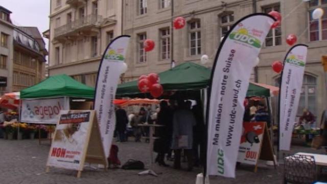 A Lausanne, l'UDC fait campagne pour le renvoi des criminels étrangers. [RTS]