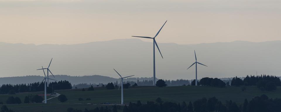 Éoliennes du Mont-Soleil, dans le Jura bernois. [Christian Beutler]