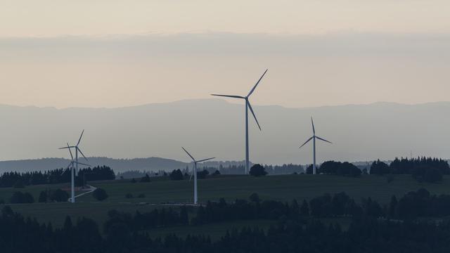 Éoliennes du Mont-Soleil, dans le Jura bernois. [Christian Beutler]