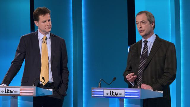 Nick Clegg, chef du parti libéral-démocrate (à gauche) et le leader du UKIP Nigel Farage. [Ken McKay]