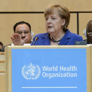 Angela Merkel est l'invitée de l'Assemblée générale de l'OMS. [key - AP/Jean-Christophe Bott]