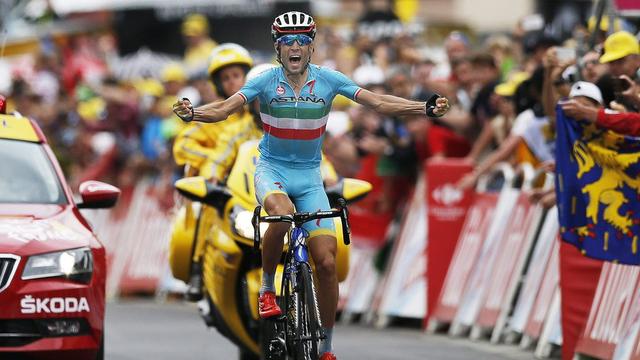 Vincenzo Nibali a fait preuve de fierté en remportant la 19e étape avec panache. [Kim Ludbrook]