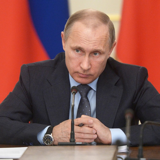 Moscou a émis sa liste en réaction aux sanctions et interdictions d'entrée sur le territoire européen. [Kremlin Pool/RIA-Novosti/AP - Alexei Nikolsky]