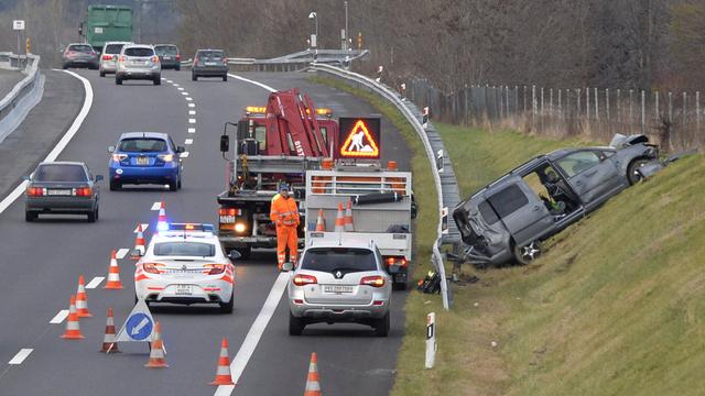 L'année 2014 a enregistré une hausse des accidents de la route. [Keystone - Maxime Schmid]