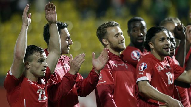 Shaqiri (à gauche) et ses coéquipiers de l'équipe de Suisse ont joué à se faire peur à Vilnius. [Ints Kalnins]