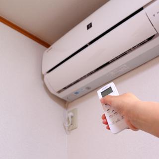 Difficile de faire installer des climatisations chez soi et dans une entreprise. [Fotolia - Miya]