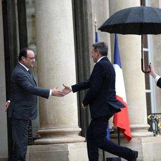 François Hollande accueille Peter Maurer à l'Elysée le 4 octobre 2015. [AFP - Stéphane de Sakutin]