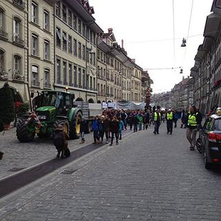 Les producteurs de lait ont manifesté à Berne. [RTS - Pietro Bugnon]
