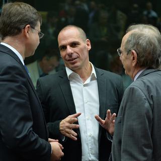 Le ministre grec des Finances Yanis Varoufakis en discussion lors du sommet de l'Eurogroupe. [Dursun Aydemir / Anadolu Agency]