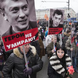 Manifestation en hommage à l'opposant russe Boris Nemtsov. [AP Photo/Keystone - Pavel Golovkin]