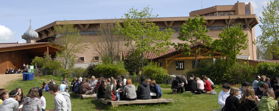 Jeunes réunis à Taizé [Communauté de Taizé - Sabine Leutenegger]