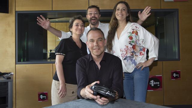 Antoine Droux avec les chroniqueurs Geneviève Bridel, Pascal Bernheim et Anne-Laure Gannac. [Philippe Christin]