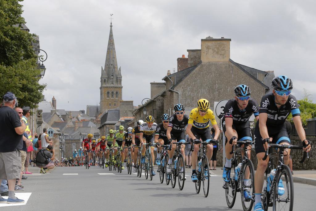 L'équipe Sky de Chris Froome a souffert en fin d'étape. [KEYSTONE - Christophe Ena]