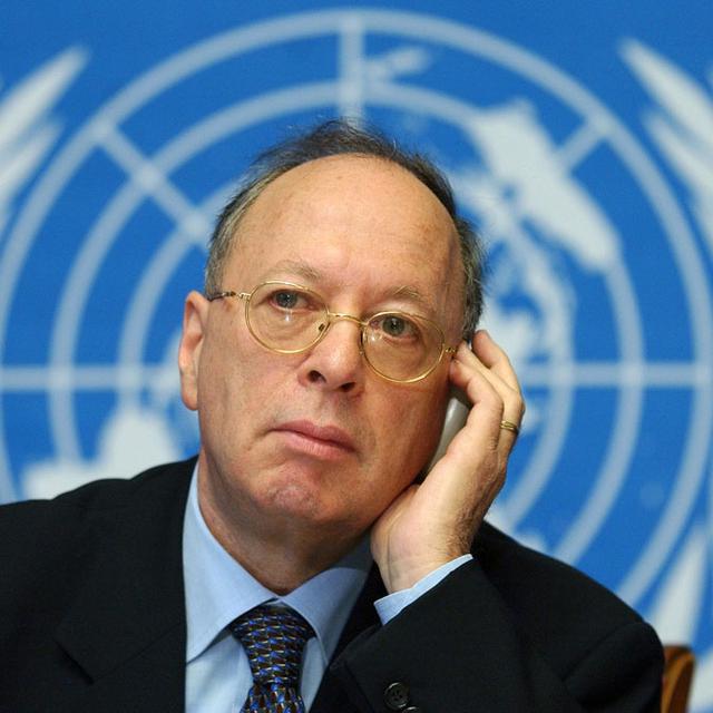 François Nordmann aux Nations-Unies à Genève, le 13 mars 2002. [Keystone - Laurent Gilliéron]
