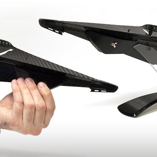 Le Carbon Flyer est un petit drone qui se pilote via un Smartphone [DR]