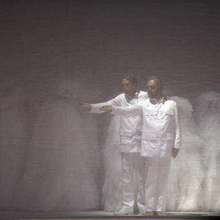 Une scène de l'opéra "Moses und Aron" dans une mise en scène de Romeo Castellucci à l'Opéra Bastille à Paris. [AFP - François Guillot]